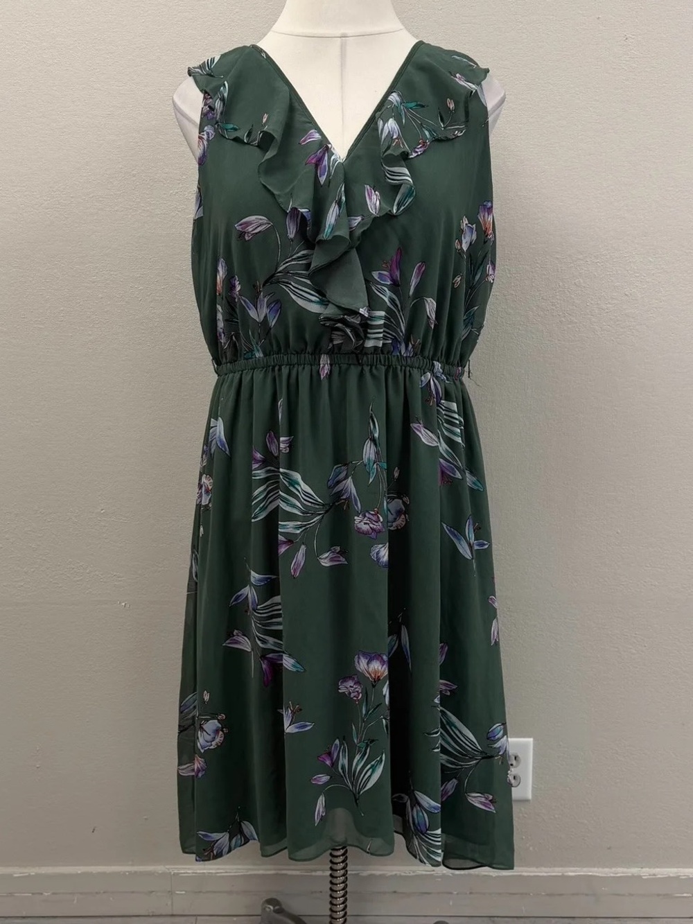 Rachel Roy Green Floral Ruffled V-Neck Midi Dress - Size 2X